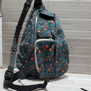 Kavu Dark Green Floral Rope Sling Cross Body Trail Bag